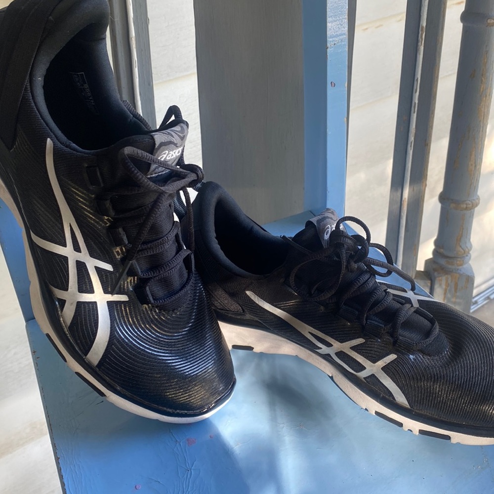 ASICS Womens gel size 8